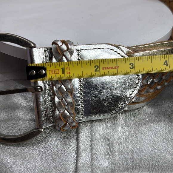 (H) Women's vintage braided silver and tan leather belt, size M - Picture 11 of 12